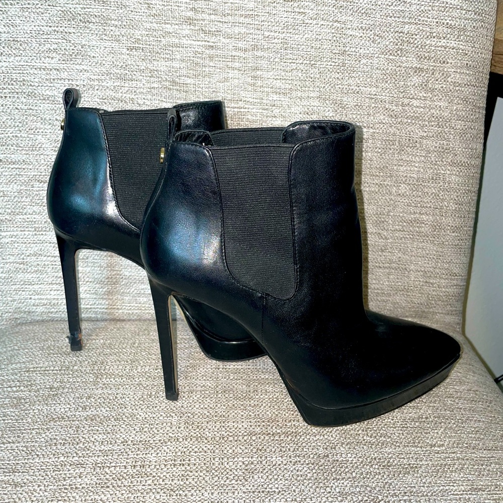 MICHAEL KORS HIGH HEEL ANKLE BOOTS! SIZE 8!